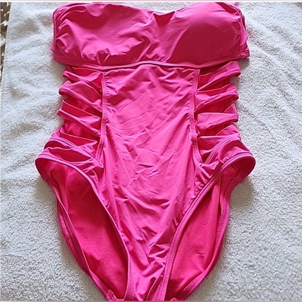 Kenneth Cole Reaction hot pink  One Piece Swimsuit - Picture 3 of 5